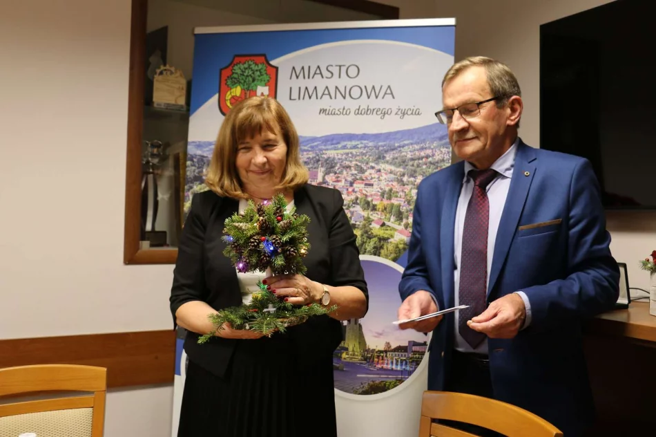 Z kolędą do Urzędu Miasta przybyli uczniowie Szkoły Podstawowej nr 2 w Limanowej - zdjęcie 15