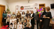 Przedszkolaki kolędowały w Urzędzie Miasta - zdjęcie 2