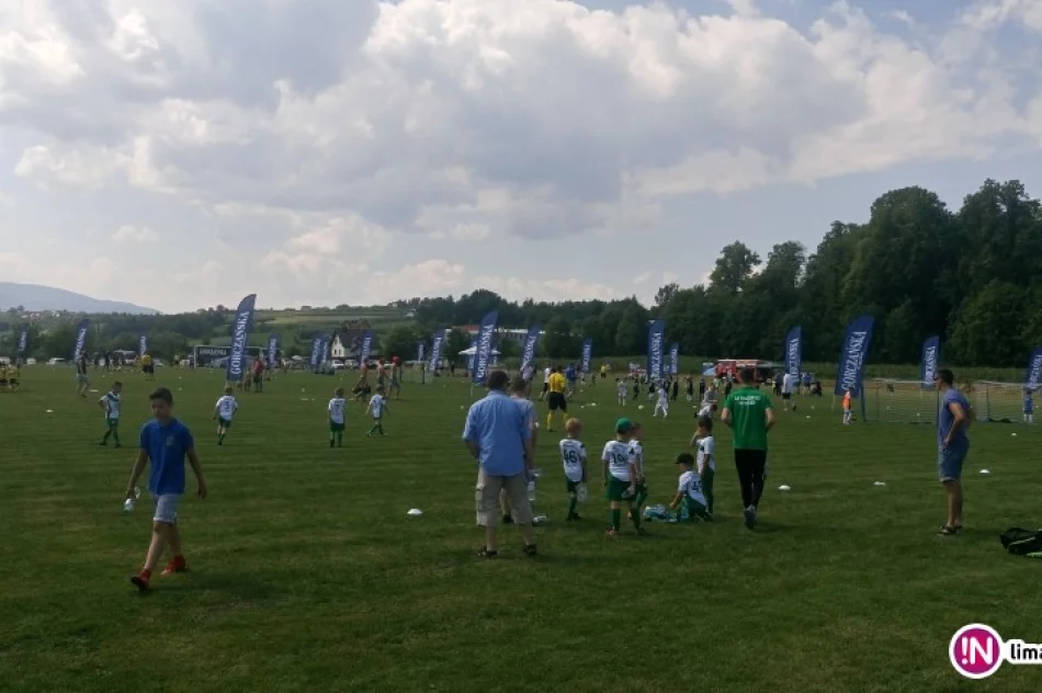 W Świdniku trwa piłkarskie święto. Świetna zabawa dla całych rodzin - zdjęcie 3