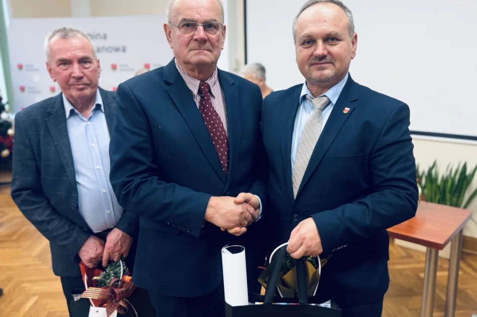 Przedświąteczne spotkanie z emerytowanymi pracownikami urzędu - zdjęcie 9