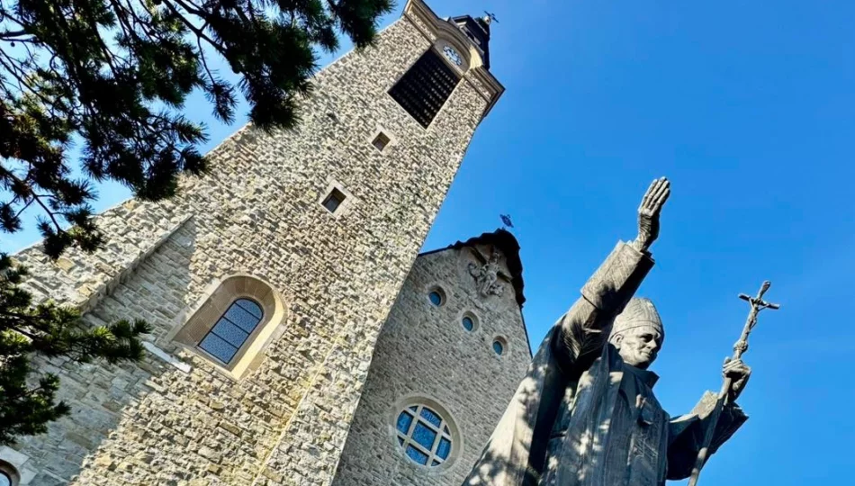 Biskup Tarnowski uhonorował kapłanów godnościami kanoników - zdjęcie 1
