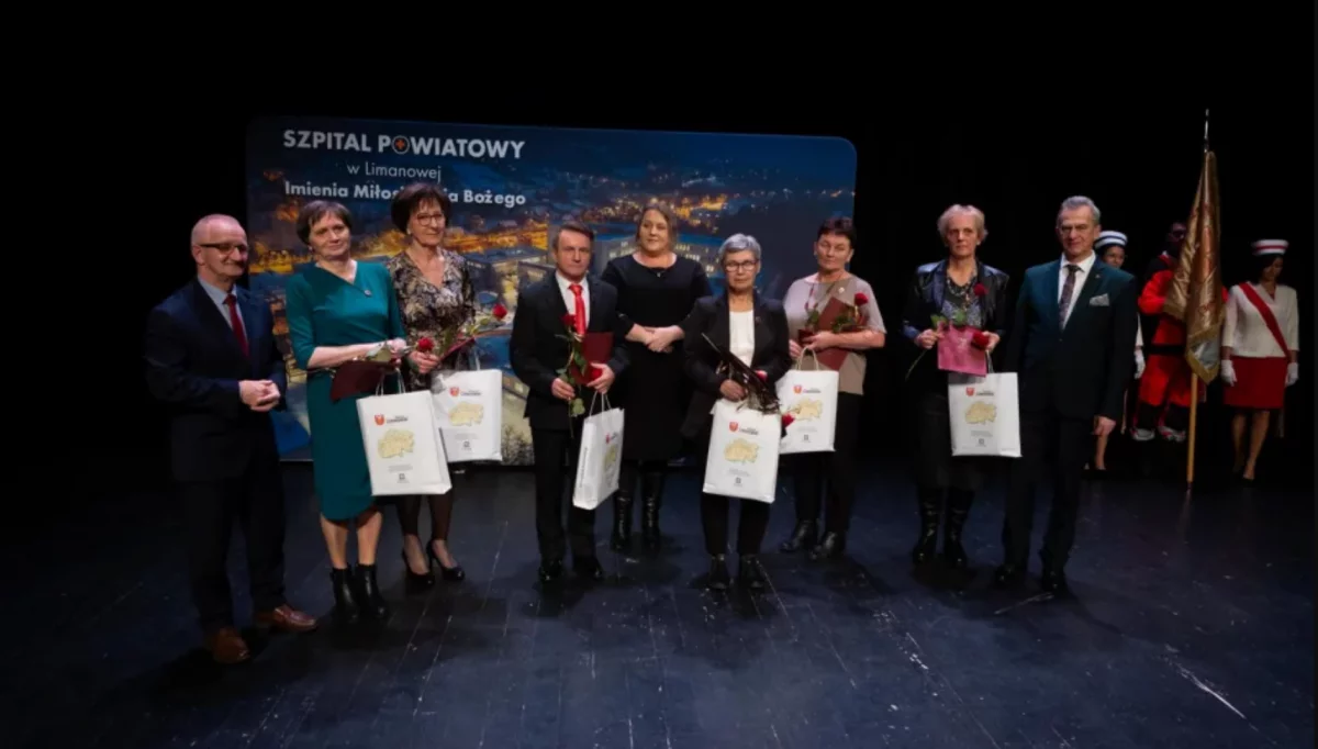 Pracownicy szpitala z odznaczeniami (ZDJĘCIA)