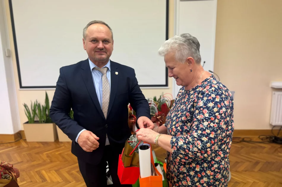 Świąteczne spotkanie z emerytowanymi urzędnikami - zdjęcie 4