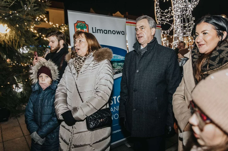 ​Kiermasz Bożonarodzeniowy na limanowskim rynku (ZDJĘCIA) - zdjęcie 7