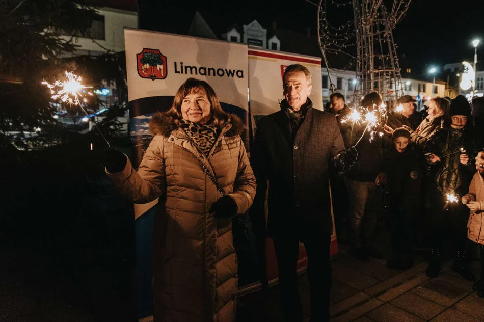 ​Kiermasz Bożonarodzeniowy na limanowskim rynku (ZDJĘCIA) - zdjęcie 8