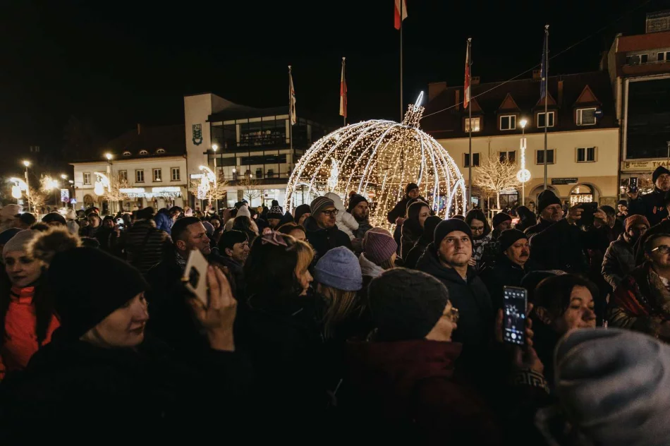 ​Kiermasz Bożonarodzeniowy na limanowskim rynku (ZDJĘCIA) - zdjęcie 9