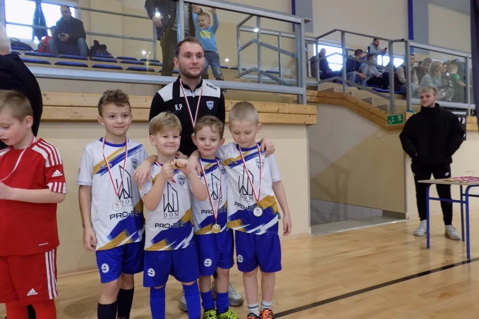 Halowe Mistrzostwa Podokręgu: najmłodsi zaprezentowali umiejętności. - zdjęcie 5