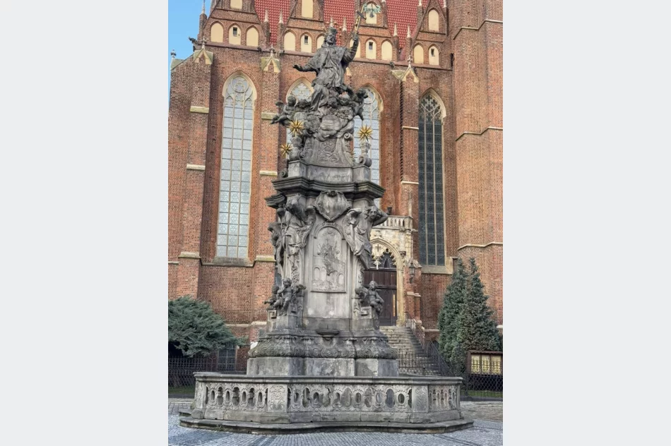 Uczniowie odkrywali Wrocław w ramach „Podróży z klasą” - zdjęcie 8