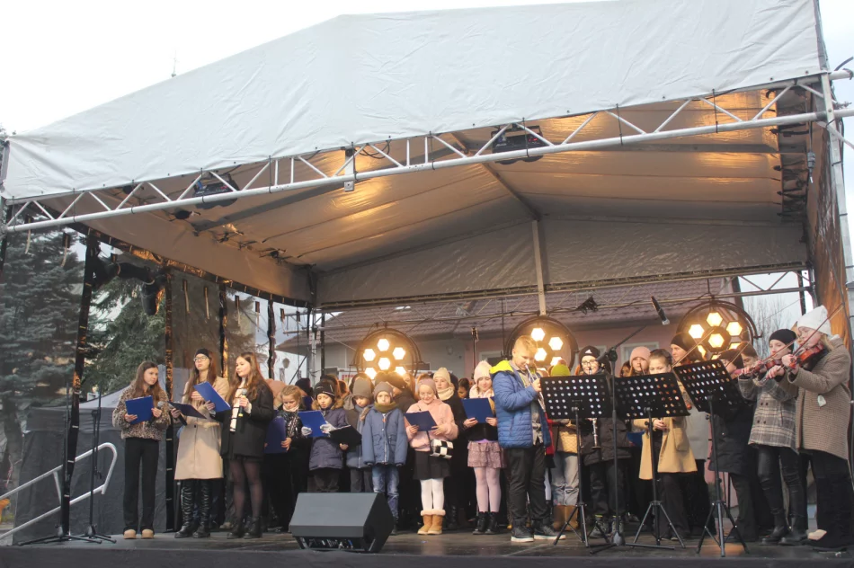 ​Wigilia na rynku – tradycja, muzyka i świąteczna atmosfera (ZDJĘCIA) - zdjęcie 10