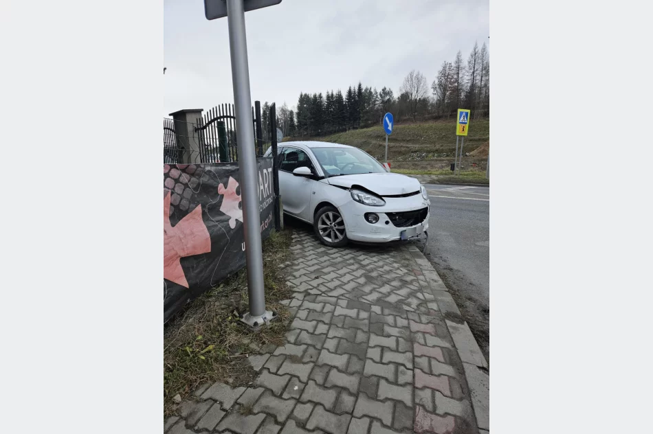 Dwa pojazdy zderzyły się na DK 28 - zdjęcie 2