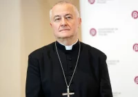 Bp Ważny: Kościół jawi się młodym ludziom jako przeżytek, który ogranicza wolność - zdjęcie główne