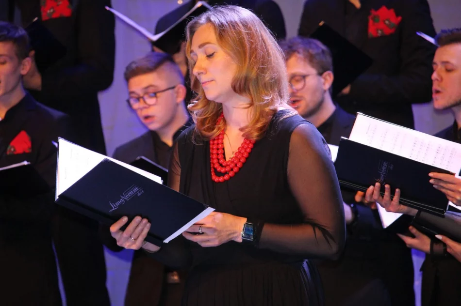 „Przedziwna NOWINA”- w LDK odbył się koncert kolęd i pastorałek - zdjęcie 5