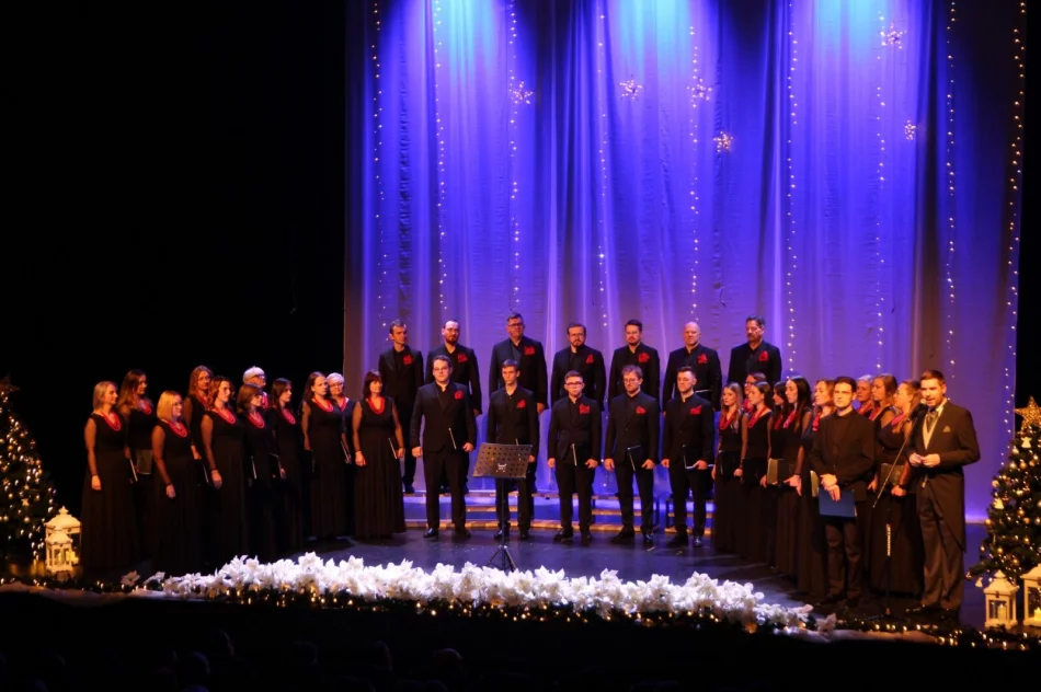 „Przedziwna NOWINA”- w LDK odbył się koncert kolęd i pastorałek - zdjęcie 7