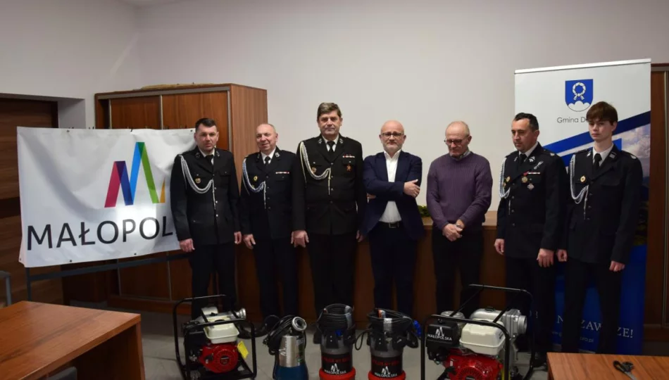 Przekazanie pomp strażackich dla jednostek OSP  - zdjęcie 1