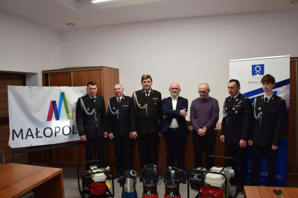 Przekazanie pomp strażackich dla jednostek OSP  - zdjęcie 4
