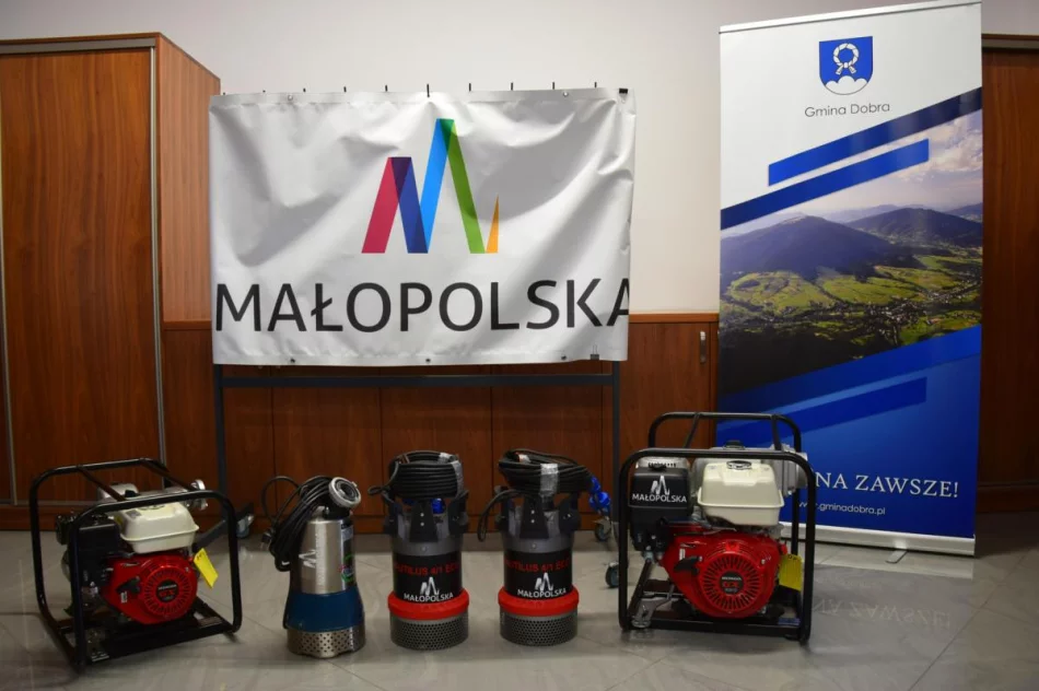Przekazanie pomp strażackich dla jednostek OSP  - zdjęcie 5