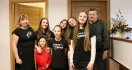 Cheerleaderki z zespołu STARS CHEER z wizytą u Burmistrz Miasta Limanowa - zdjęcie 2