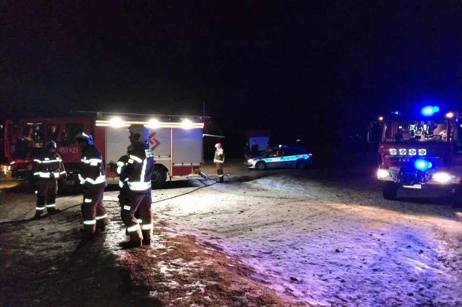 W sylwestrową noc spłonęły tuje przy kaplicy - zdjęcie 2