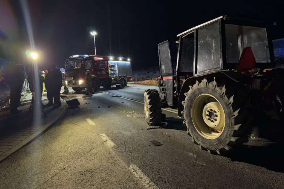 Zderzenie auta z ciągnikiem na DK 28 w Dobrej - zdjęcie 8