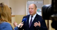 Wojewoda odwiedził najmłodszą gminę w Małopolsce. Urząd już działa - zdjęcie 3