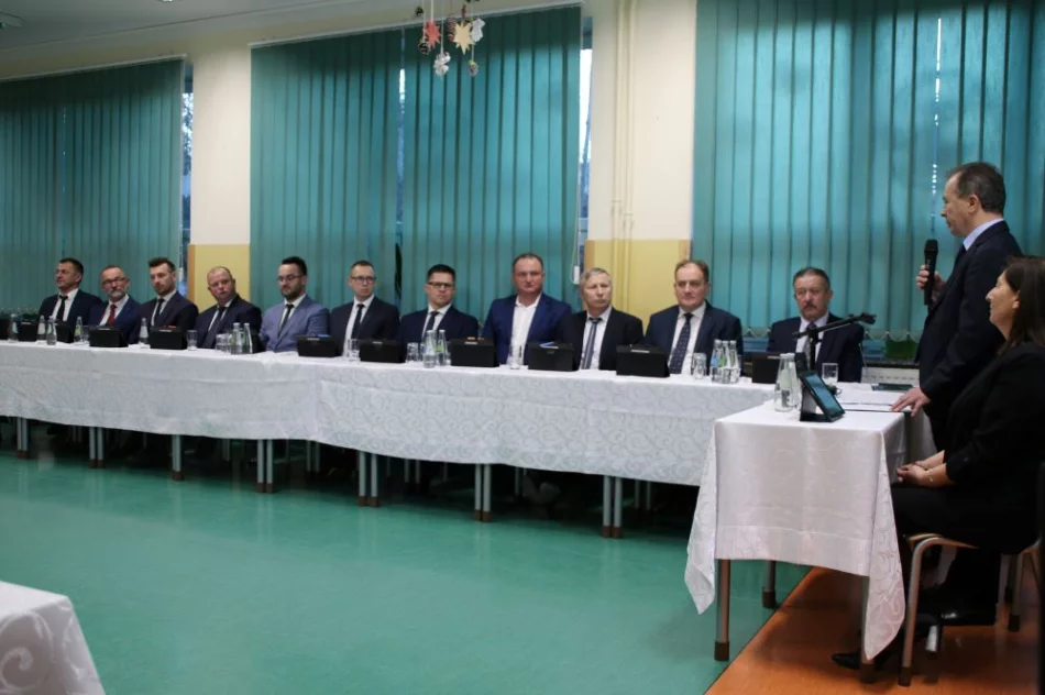 Radni jednogłośnie przyjęli budżet. Na inwestycje 13,5 mln zł - zdjęcie 2