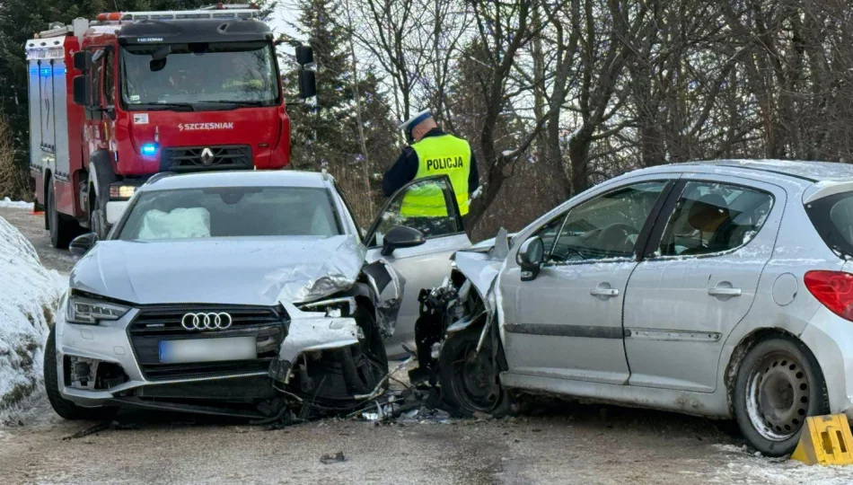 Dwie osoby poszkodowane, droga zablokowana - zdjęcie 1