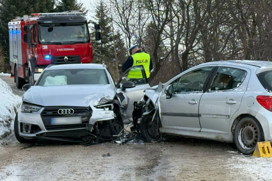 Dwie osoby poszkodowane, droga zablokowana - zdjęcie 5