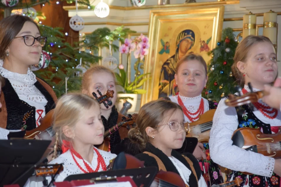 Radosne zakończenie roku z zagórzańską tradycją (ZDJĘCIA) - zdjęcie 9