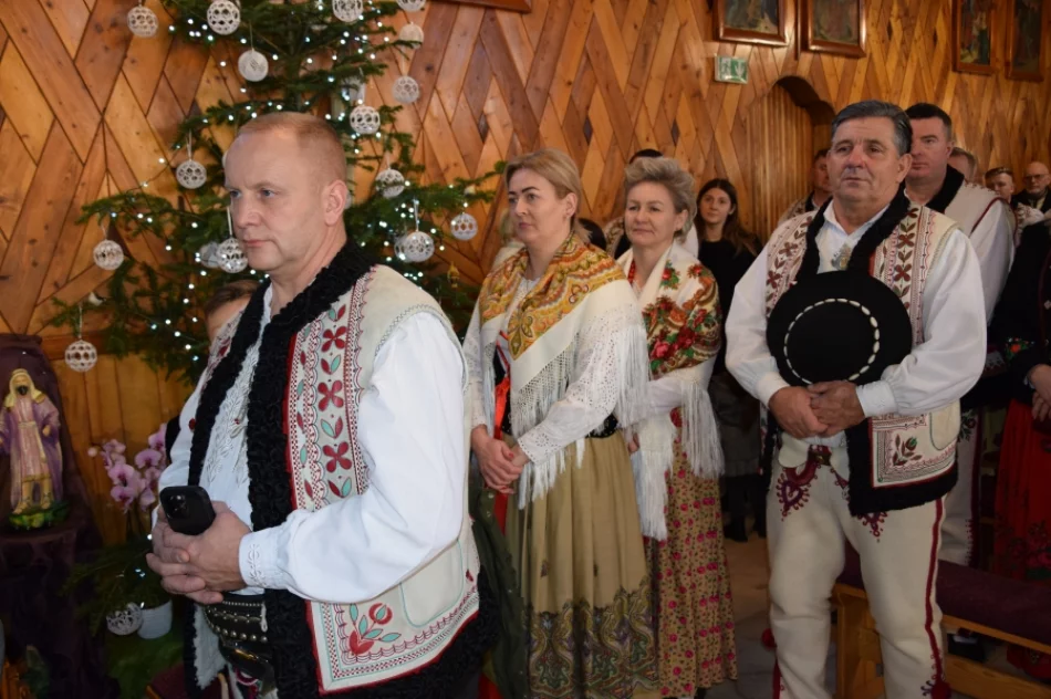 Radosne zakończenie roku z zagórzańską tradycją (ZDJĘCIA) - zdjęcie 17