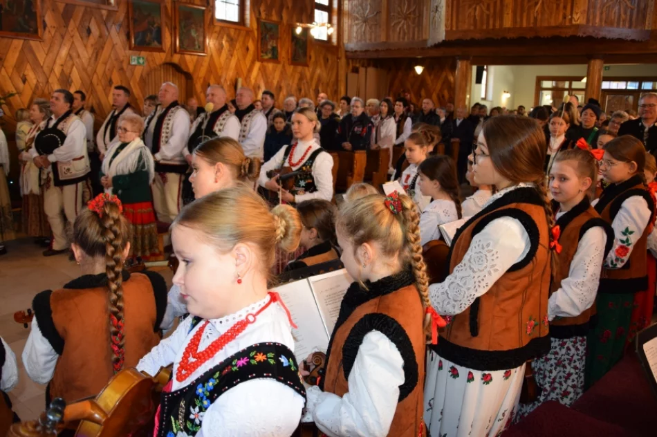 Radosne zakończenie roku z zagórzańską tradycją (ZDJĘCIA) - zdjęcie 19