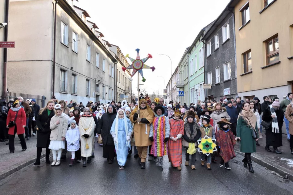 Orszak Trzech Króli przeszedł ulicami Limanowej - zdjęcie 2