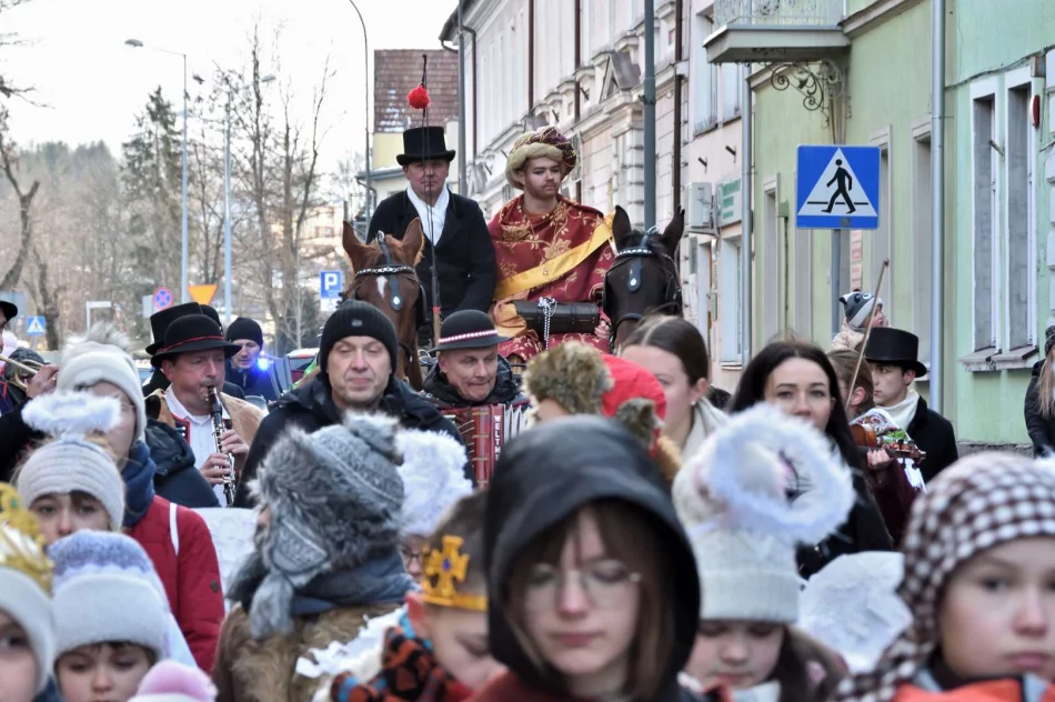 Orszak Trzech Króli przeszedł ulicami Limanowej - zdjęcie 3