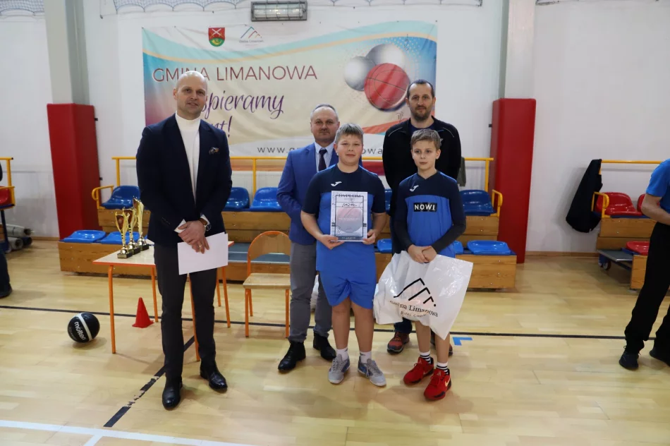Mistrzostwa Gminy Limanowa w Koszykówce Dzieci rozstrzygnięte ! - zdjęcie 13