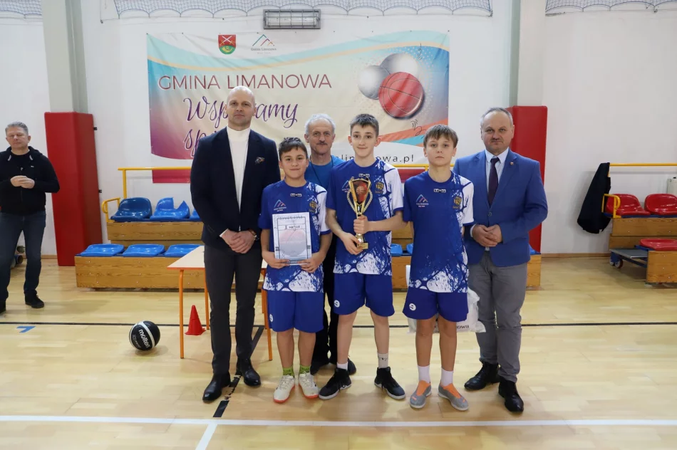 Mistrzostwa Gminy Limanowa w Koszykówce Dzieci rozstrzygnięte ! - zdjęcie 17