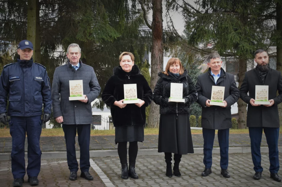 Trzy nowe radiowozy limanowskiej policji - wśród nich dwa nieoznakowane - zdjęcie 12