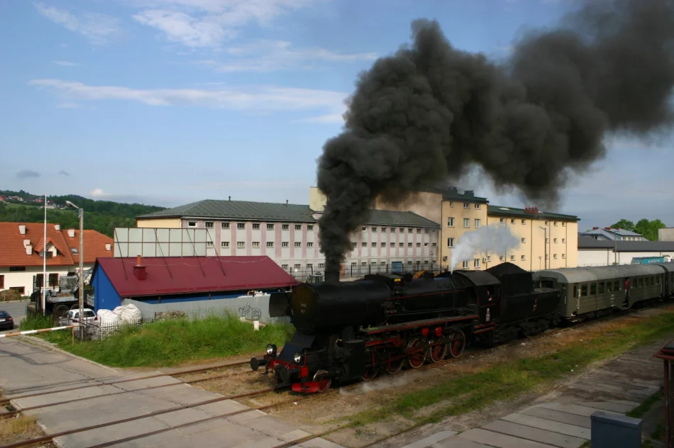 Zaproszenie na wystawę fotografii „Od parowozów po katedry” - zdjęcie 2