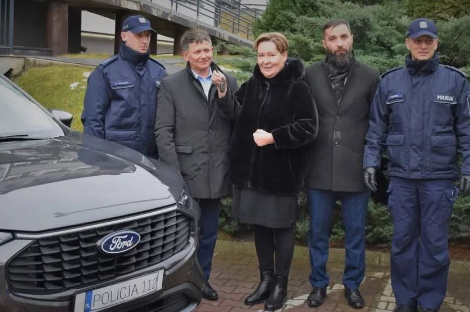 8 stycznia odbyło się przekazanie nowych samochodów dla policji - zdjęcie 5