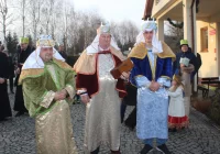 Barwny Orszak Trzech Króli przeszedł ulicami miejscowości - zdjęcie główne
