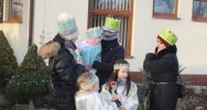 Barwny Orszak Trzech Króli przeszedł ulicami miejscowości - zdjęcie 4