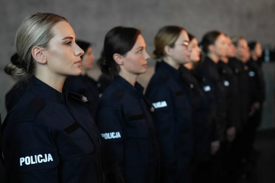Ślubowanie nowych funkcjonariuszy - trzech rozpocznie służbę u nas - zdjęcie 12
