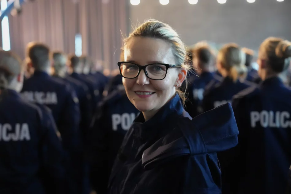 Ślubowanie nowych funkcjonariuszy - trzech rozpocznie służbę u nas - zdjęcie 18