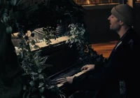 Dominik Dudek prezentuje nowy utwór "Hold the light" (WIDEO) - zdjęcie główne