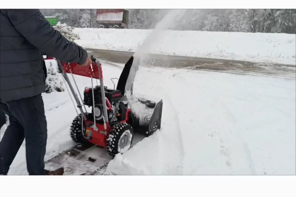 Wypożyczalnia - odśnieżarka - zdjęcie 2