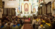 „Za kolędą się kolęda po Beskidzie niesie” – harcerskie kolędowanie w bazylice - zdjęcie 2