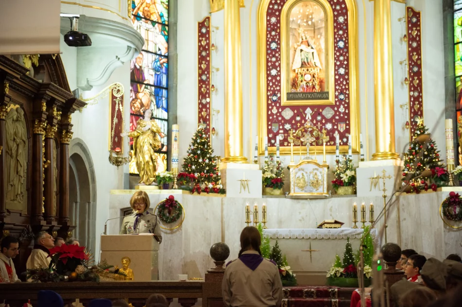 „Za kolędą się kolęda po Beskidzie niesie” – harcerskie kolędowanie w bazylice - zdjęcie 17