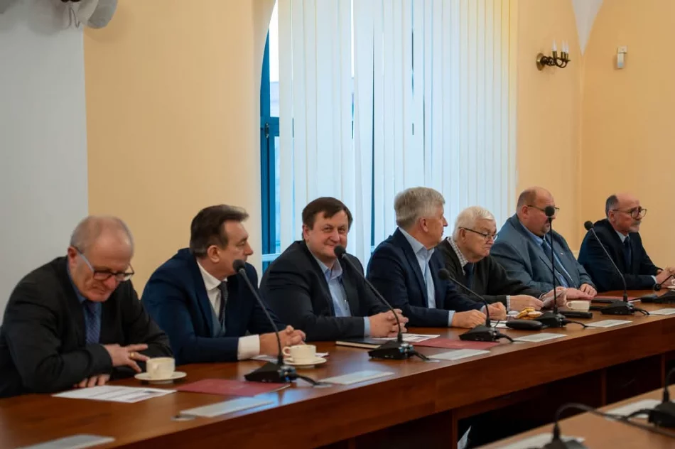 Pierwsze posiedzenie i nowi członkowie rady - zdjęcie 11