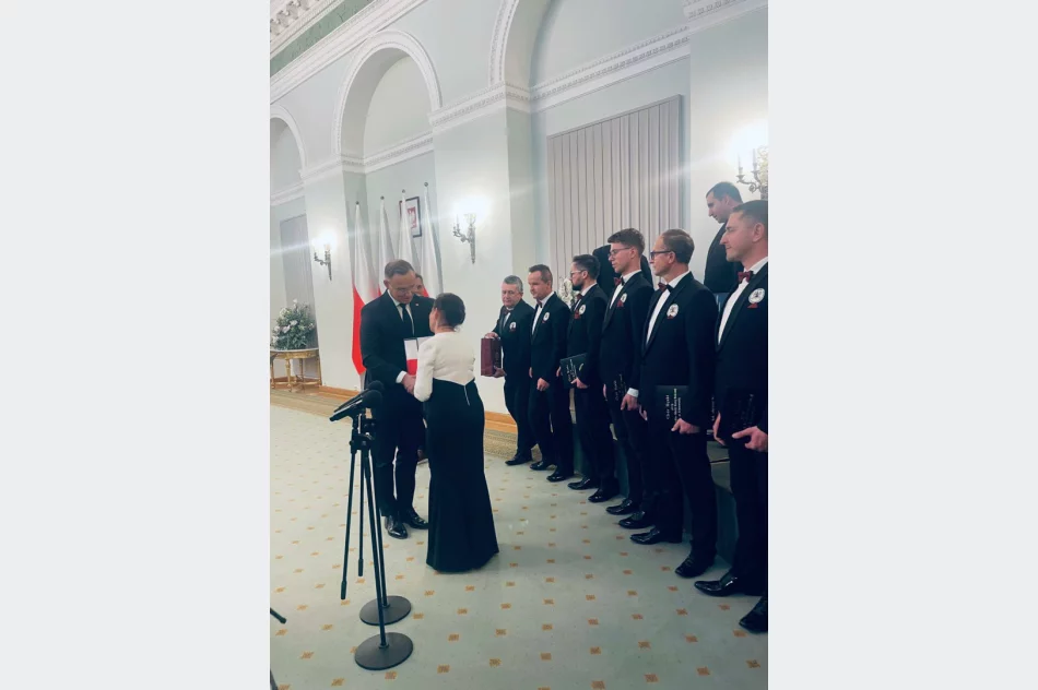 Chór Męski działający przy Bazylice Matki Boskiej Bolesnej w Pałacu Prezydenckim - zdjęcie 13