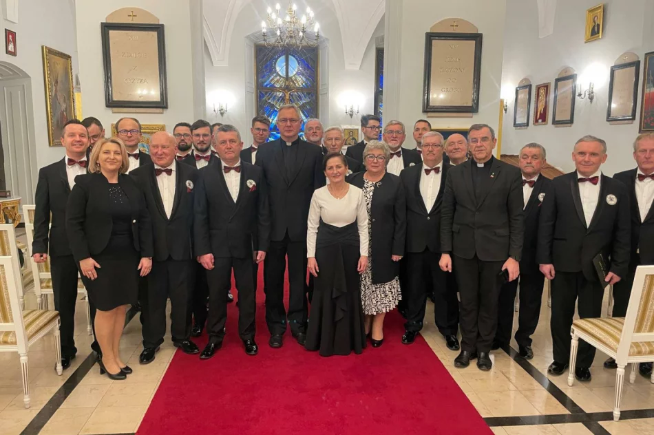 Chór Męski działający przy Bazylice Matki Boskiej Bolesnej w Pałacu Prezydenckim - zdjęcie 14
