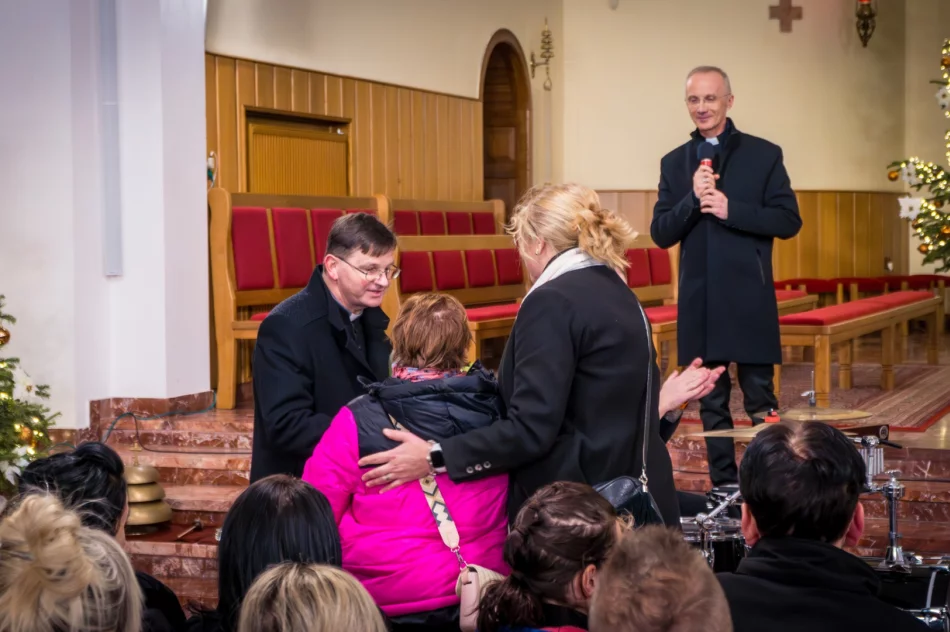 Efekty akcji charytatywnych i kolędowanie z Kordianem (ZDJĘCIA) - zdjęcie 2