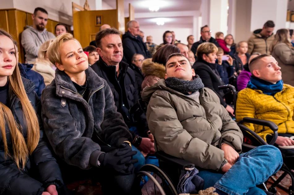 Efekty akcji charytatywnych i kolędowanie z Kordianem (ZDJĘCIA) - zdjęcie 7